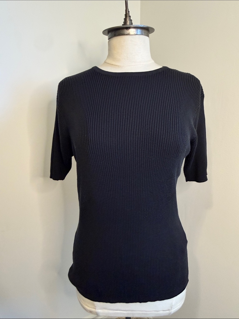 PETER NYGARD Black 100% Silk Ribbed Knit Short Sleeve Top – SIZE 2X